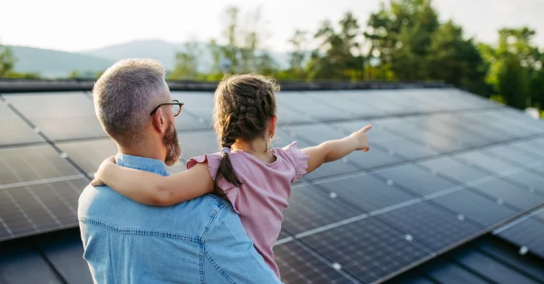 Rekordowy udział OZE w polskim miksie energetycznym w maju 2025 r. – fotowoltaika na czele